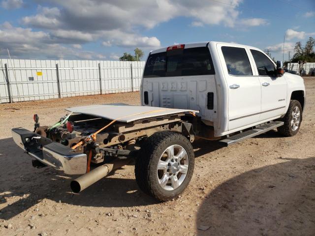 1GC1KTEY4KF216514 - 2019 CHEVROLET 2500 HD WHITE photo 4