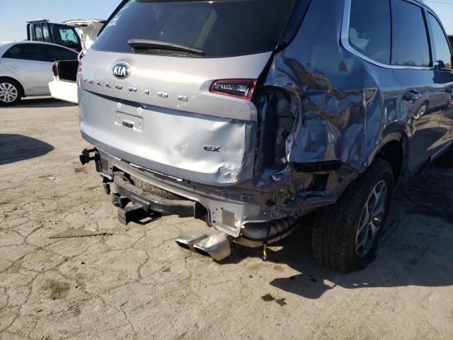 5XYP34HC3LG052250 - 2020 KIA TELLURIDE SILVER photo 9