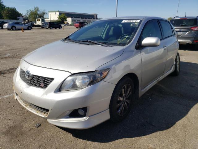 1NXBU4EE9AZ353500 - 2010 TOYOTA COROLLA BA SILVER photo 2