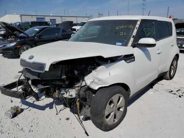 KNDJN2A22F7236036 - 2015 KIA SOUL WHITE photo 2