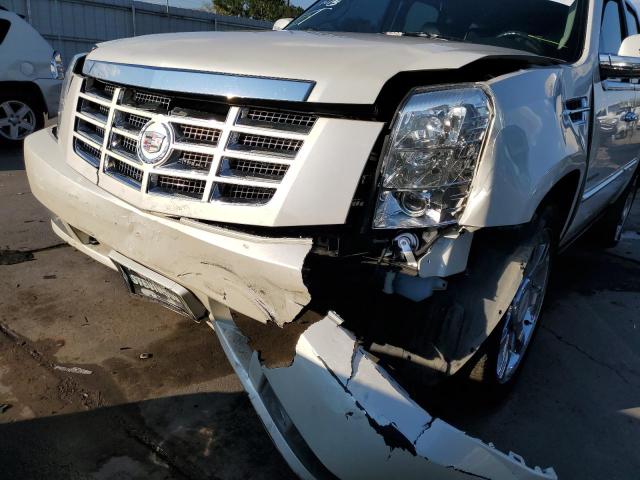 1GYS4CEFXBR188613 - 2011 CADILLAC ESCALADE P WHITE photo 9