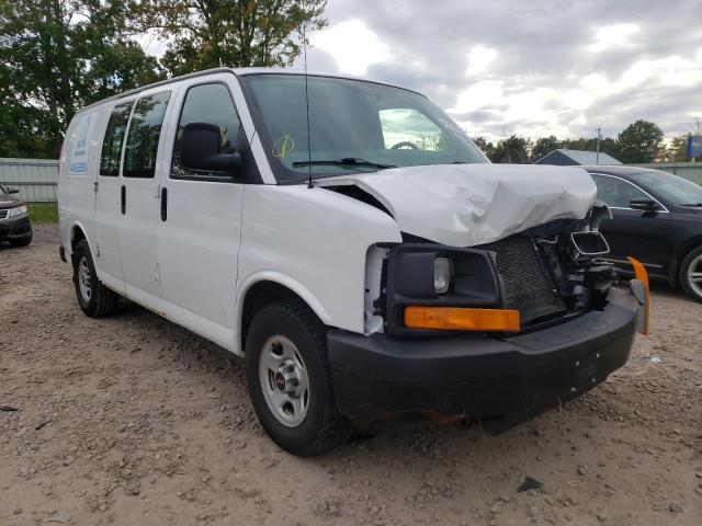 1GTFH154181132467 - 2008 GMC SAVANA G15 WHITE photo 1