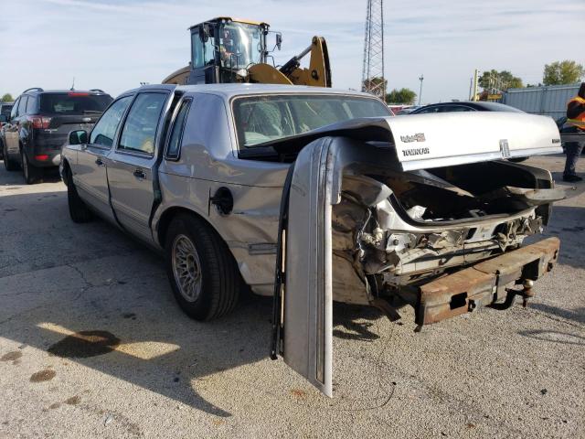 1LNLM82W1TY720779 - 1996 LINCOLN TOWN CAR S SILVER photo 3