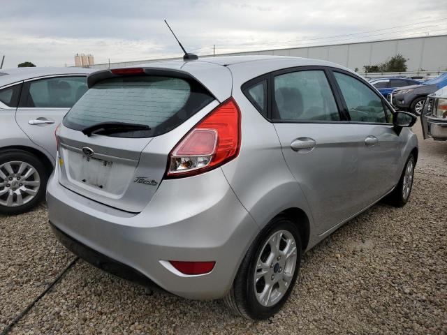 3FADP4EJ4FM161341 - 2015 FORD FIESTA SE SILVER photo 4