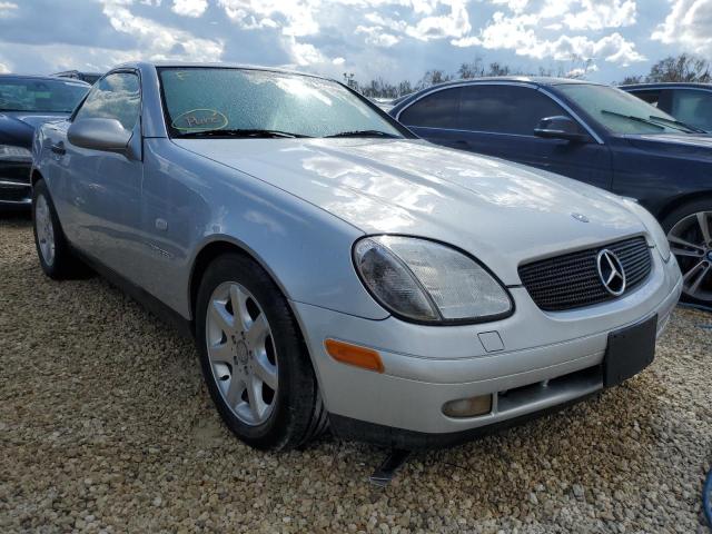 WDBKK47F1WF013302 - 1998 MERCEDES-BENZ SLK 230 KO SILVER photo 1