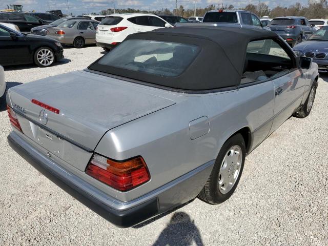 WDBEA66E4PB944597 - 1993 MERCEDES-BENZ 300 CECV SILVER photo 4