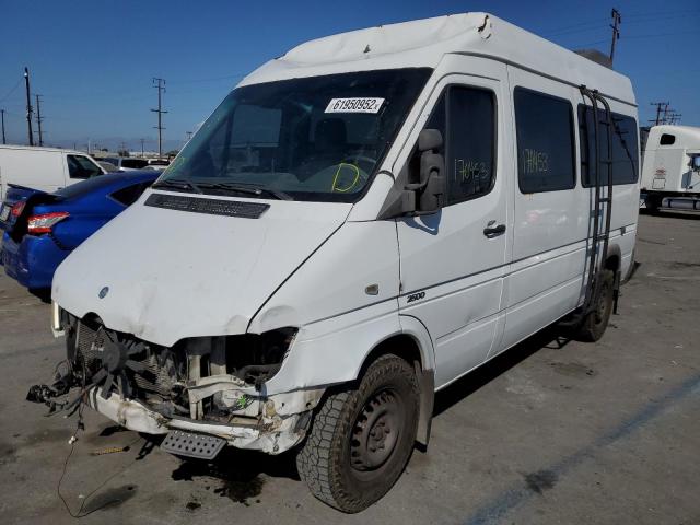 WD8PD644065877719 - 2006 DODGE SPRINTER 2 WHITE photo 2