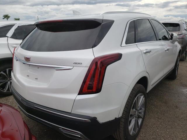 1GYKNCRS8NZ121937 - 2022 CADILLAC XT5 PREMIU WHITE photo 4