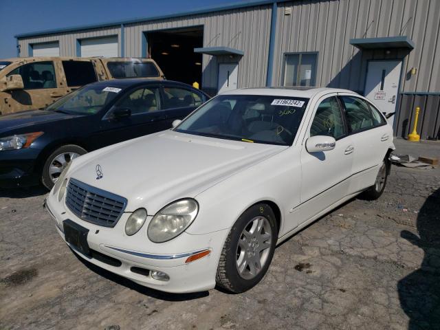 WDBUF26J65A628379 - 2005 MERCEDES-BENZ E 320 CDI WHITE photo 2