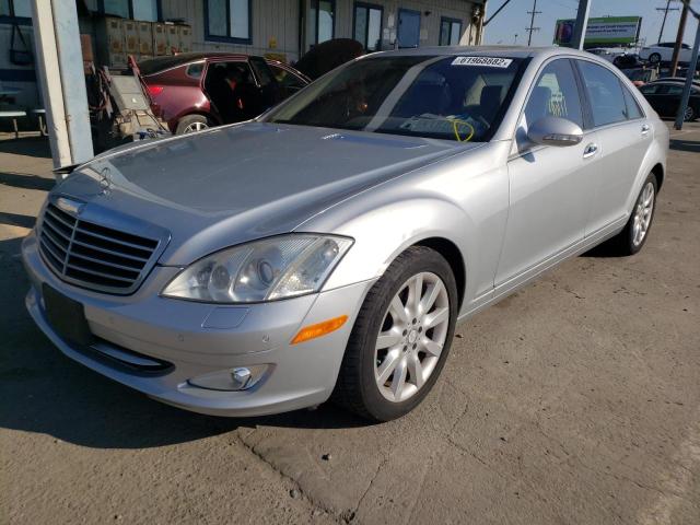 WDDNG71X48A156009 - 2008 MERCEDES-BENZ S 550 SILVER photo 2