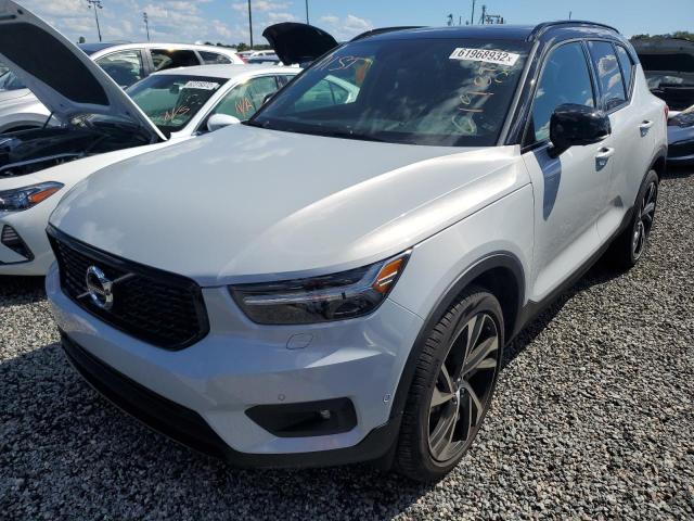 YV4162UM6N2786388 - 2022 VOLVO XC40 T5 R- WHITE photo 2