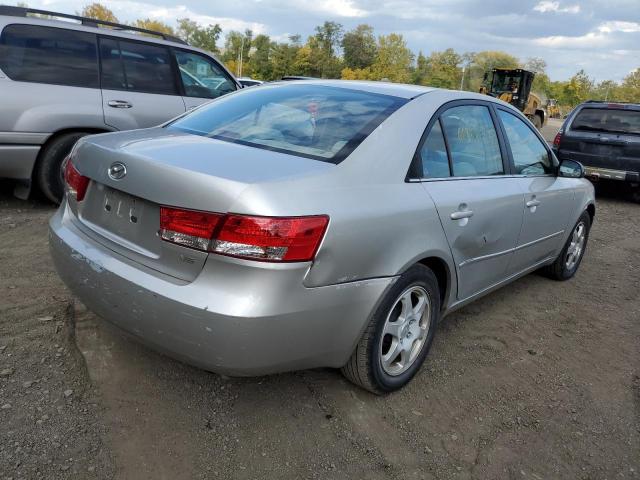 5NPEU46CX6H078395 - 2006 HYUNDAI SONATA SILVER photo 4