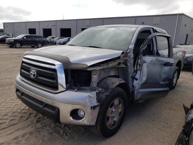 5TFEY5F19BX114889 - 2011 TOYOTA TUNDRA CREWMAX SR5  photo 2