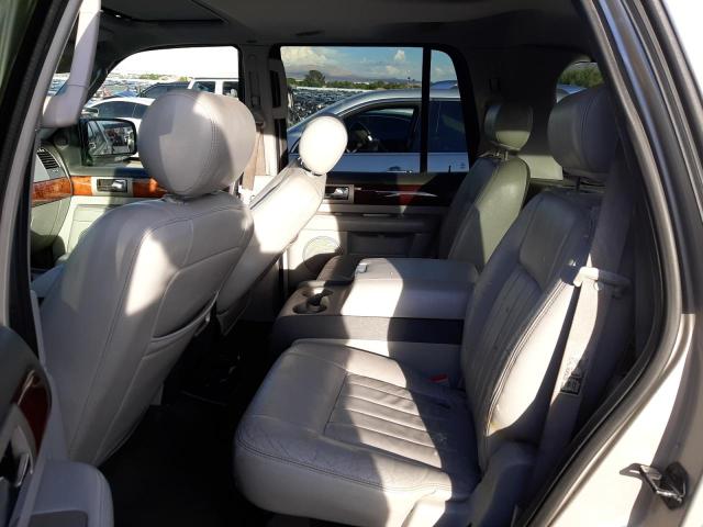 5LMFU28R94LJ15092 - 2004 LINCOLN NAVIGATOR 银色 照片 6