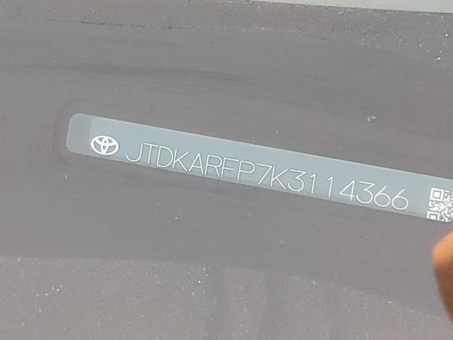 JTDKARFP7K3114366 - 2019 TOYOTA PRIUS PRIM 银色 照片 10