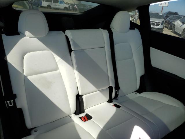 7SAYGDEE3NF355685 - 2022 TESLA MODEL Y Белый фото 6