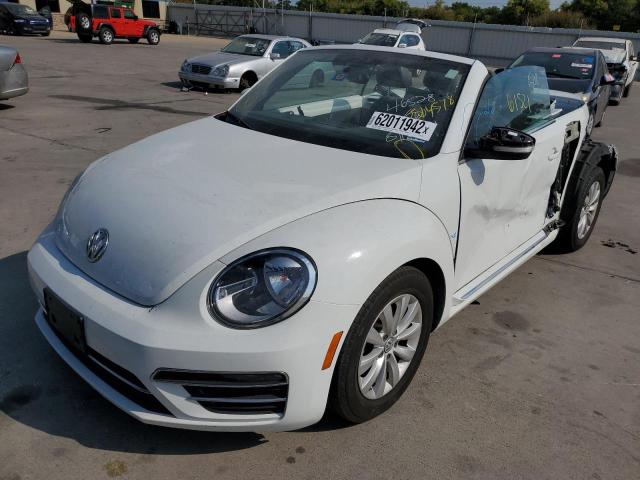 3VW5DAAT0JM514578 - 2018 VOLKSWAGEN BEETLE S WHITE photo 2