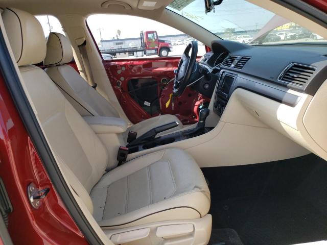 1VWDT7A31HC077705 - 2017 VOLKSWAGEN PASSAT R-L RED photo 5