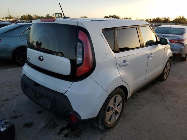 KNDJN2A23G7388618 - 2016 KIA SOUL WHITE photo 4