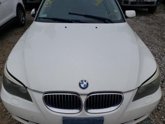 WBANV13549C151629 - 2009 BMW 528 XI WHITE photo 7