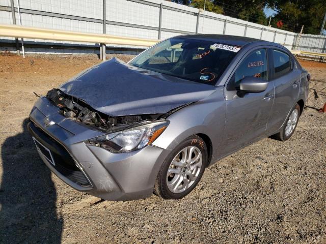 3MYDLBZV7GY107602 - 2016 TOYOTA SCION IA SILVER photo 2