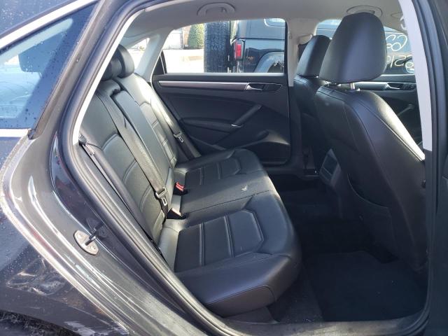 1VWDT7A33HC082758 - 2017 VOLKSWAGEN PASSAT R-L GRAY photo 6