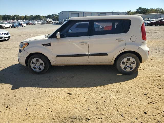 KNDJT2A54D7768563 - 2013 KIA SOUL WHITE photo 9