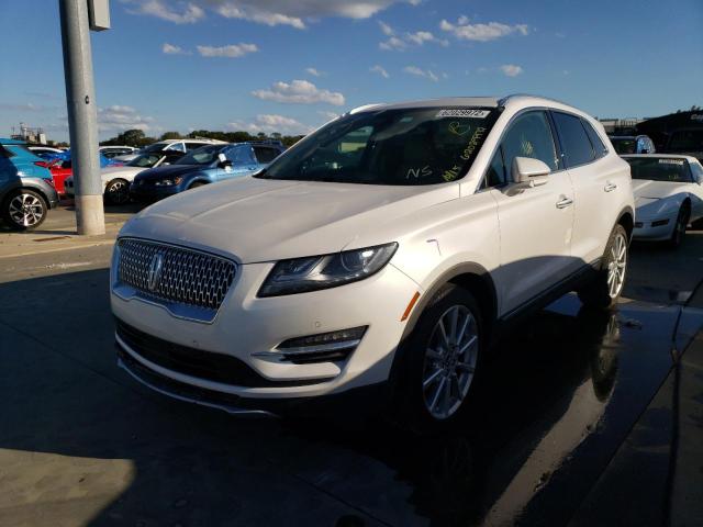 5LMCJ3C99KUL25501 - 2019 LINCOLN MKC RESERV WHITE photo 2