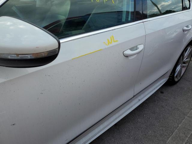1VWDT7A37HC034342 - 2017 VOLKSWAGEN PASSAT R-L WHITE photo 9