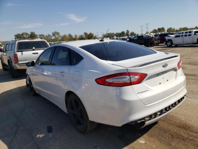 3FA6P0H7XGR135980 - 2016 FORD FUSION SE WHITE photo 3