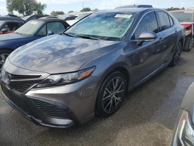 4T1S11AK8MU616910 - 2021 TOYOTA CAMRY NIGH GRAY photo 2