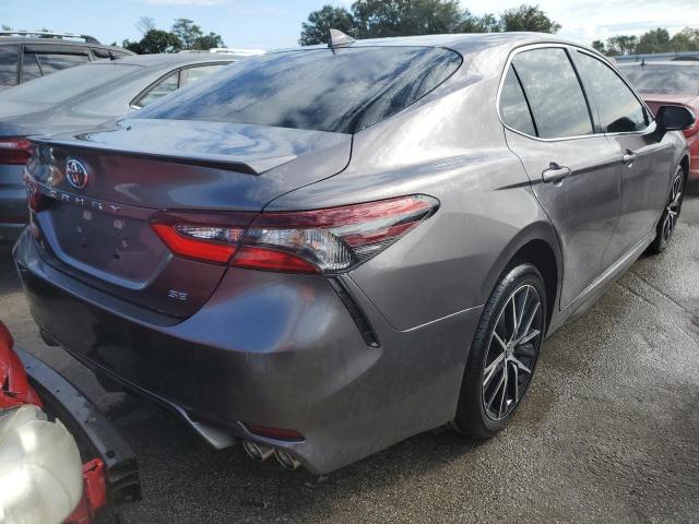 4T1S11AK8MU616910 - 2021 TOYOTA CAMRY NIGH GRAY photo 4