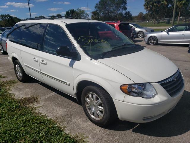 2A4GP54L87R331432 - 2007 CHRYSLER TOWN & COU WHITE photo 1