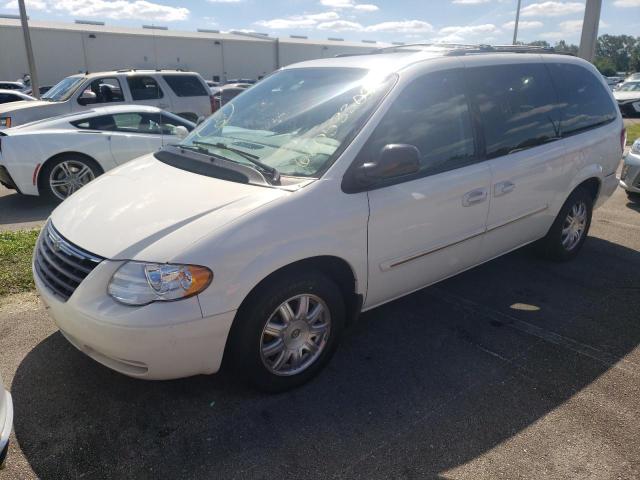 2A4GP54L87R331432 - 2007 CHRYSLER TOWN & COU WHITE photo 2