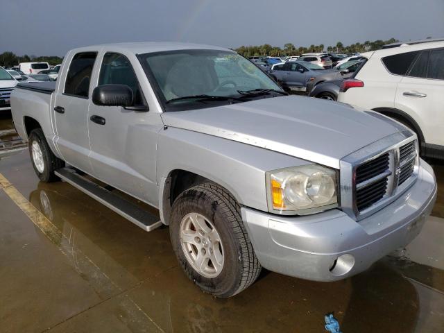 1D7HE48N56S588248 - 2006 DODGE DAKOTA QUA SILVER photo 1