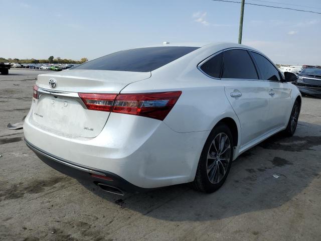 4T1BK1EB9JU272555 - 2018 TOYOTA AVALON XLE WHITE photo 4