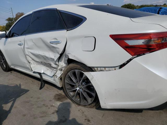 4T1BK1EB9JU272555 - 2018 TOYOTA AVALON XLE WHITE photo 9