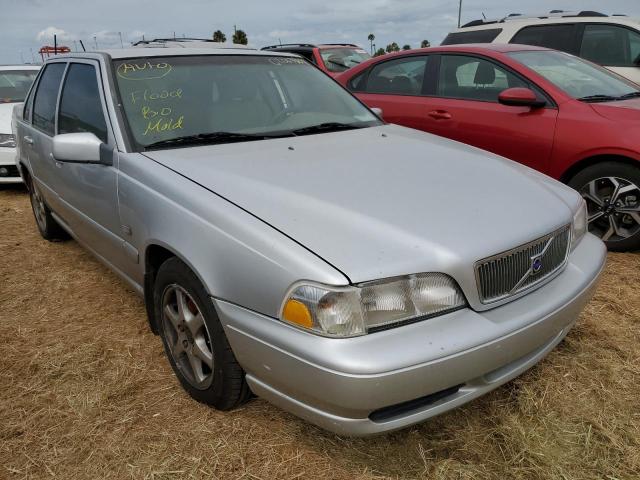 YV1LS55A1X2621617 - 1999 VOLVO S70 SILVER photo 1