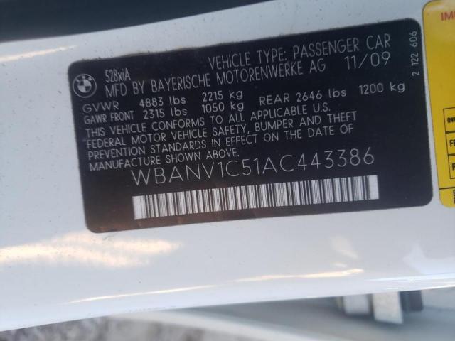 WBANV1C51AC443386 - 2010 BMW 528 XI WHITE photo 10