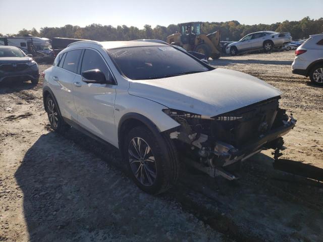 SJKCH5CR3HA027354 - 2017 INFINITI QX30 BASE WHITE photo 1