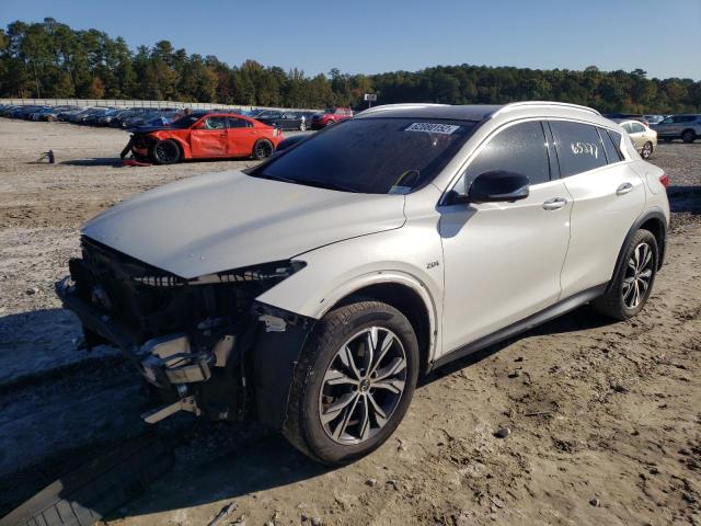 SJKCH5CR3HA027354 - 2017 INFINITI QX30 BASE WHITE photo 2