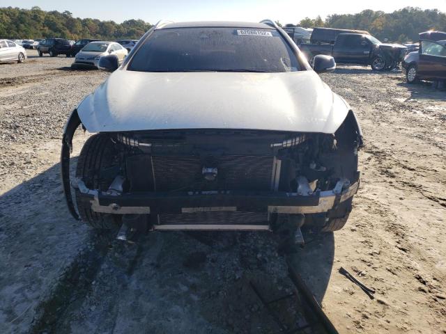 SJKCH5CR3HA027354 - 2017 INFINITI QX30 BASE WHITE photo 9