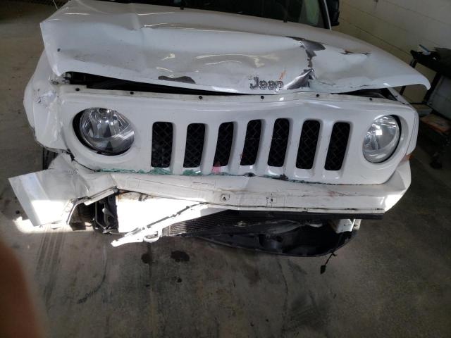 1C4NJPFA5GD719520 - 2016 JEEP PATRIOT LA WHITE photo 9