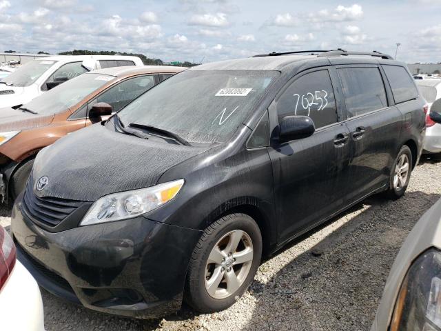 5TDKZ3DC6HS779143 - 2017 TOYOTA SIENNA LE BLACK photo 2