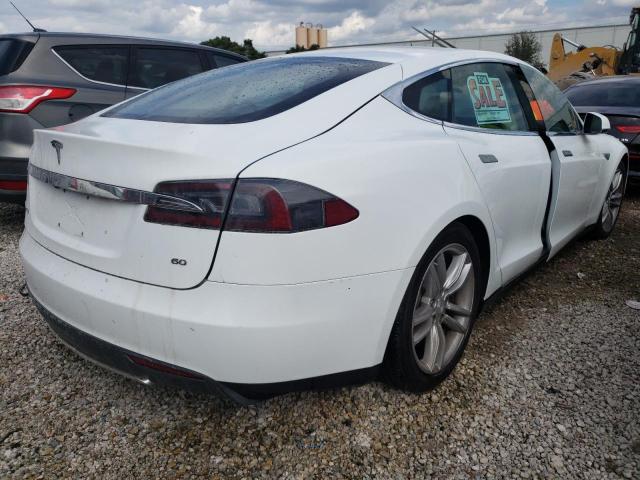 5YJSA1CG3DFP11266 - 2013 TESLA MODEL S WHITE photo 4