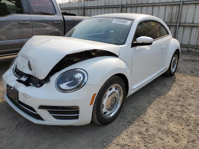 3VWFD7AT5JM705792 - 2018 VOLKSWAGEN BEETLE S WHITE photo 2