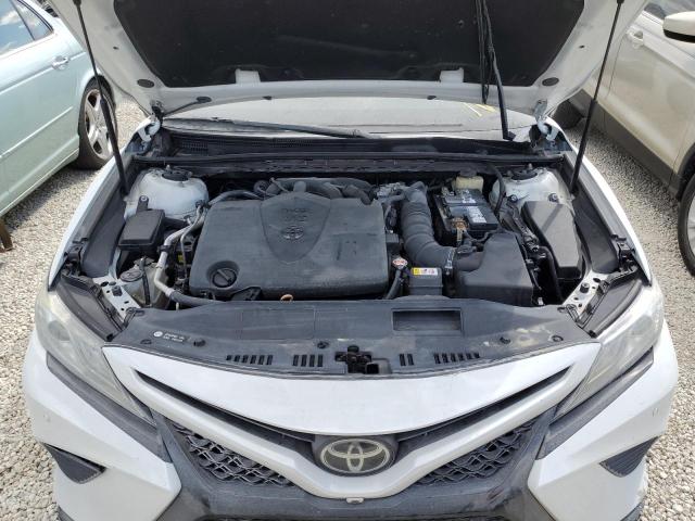 4T1BZ1HK3JU004706 - 2018 TOYOTA CAMRY XSE WHITE photo 7