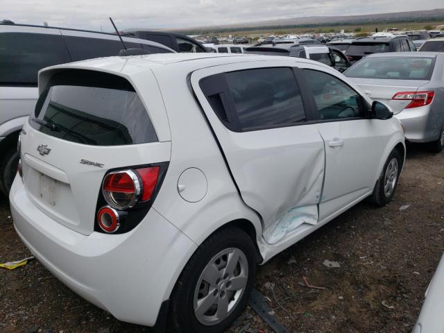 1G1JA6SH8F4126916 - 2015 CHEVROLET SONIC LS WHITE photo 4