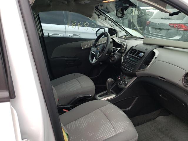 1G1JA6SH8F4126916 - 2015 CHEVROLET SONIC LS WHITE photo 5
