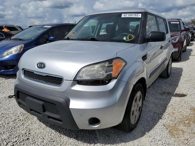 KNDJT2A17B7308176 - 2011 KIA SOUL SILVER photo 2